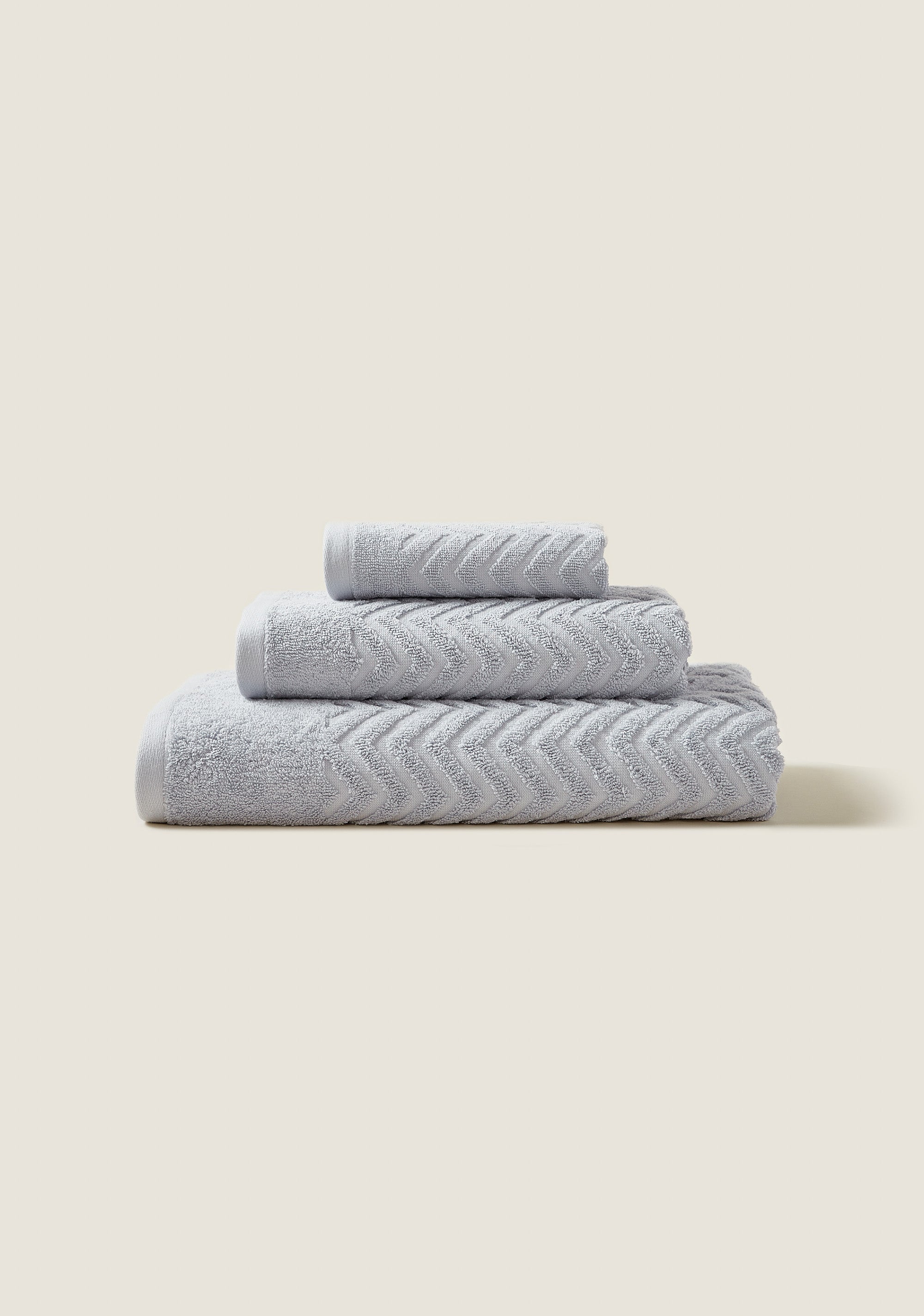 Grey chevron bath towels deals